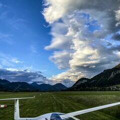 Flugwegposition um 17:56:22: Aufgenommen in der Nähe von Gemeinde Aigen im Ennstal, Österreich in 625 Meter